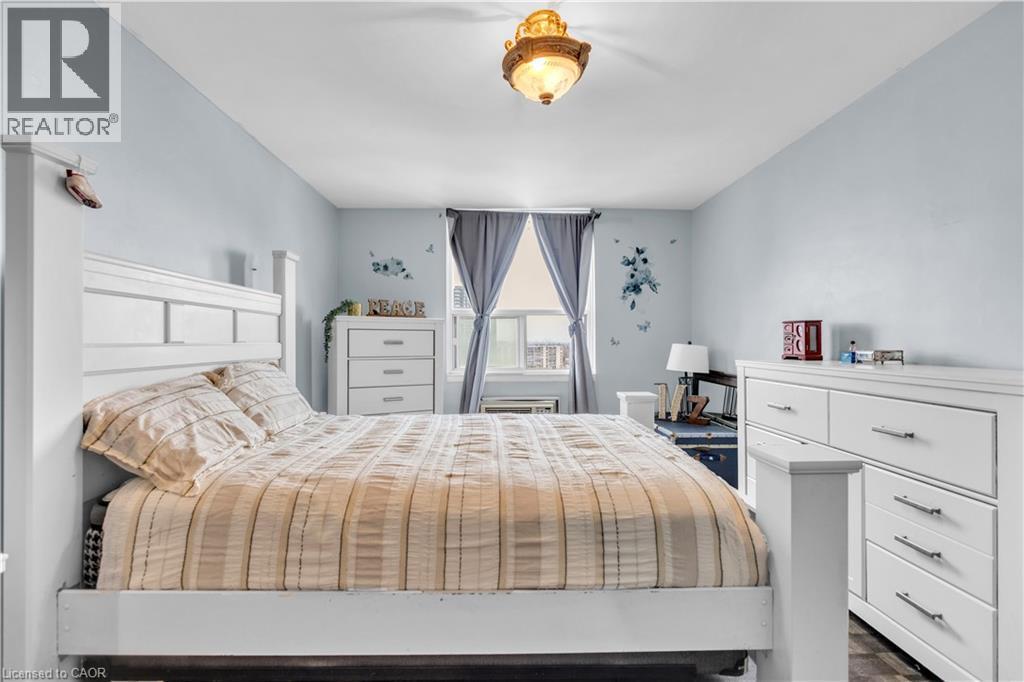 511 The West Mall Drive Unit# 1108, Toronto, ON - Indoor Photo Showing Bedroom