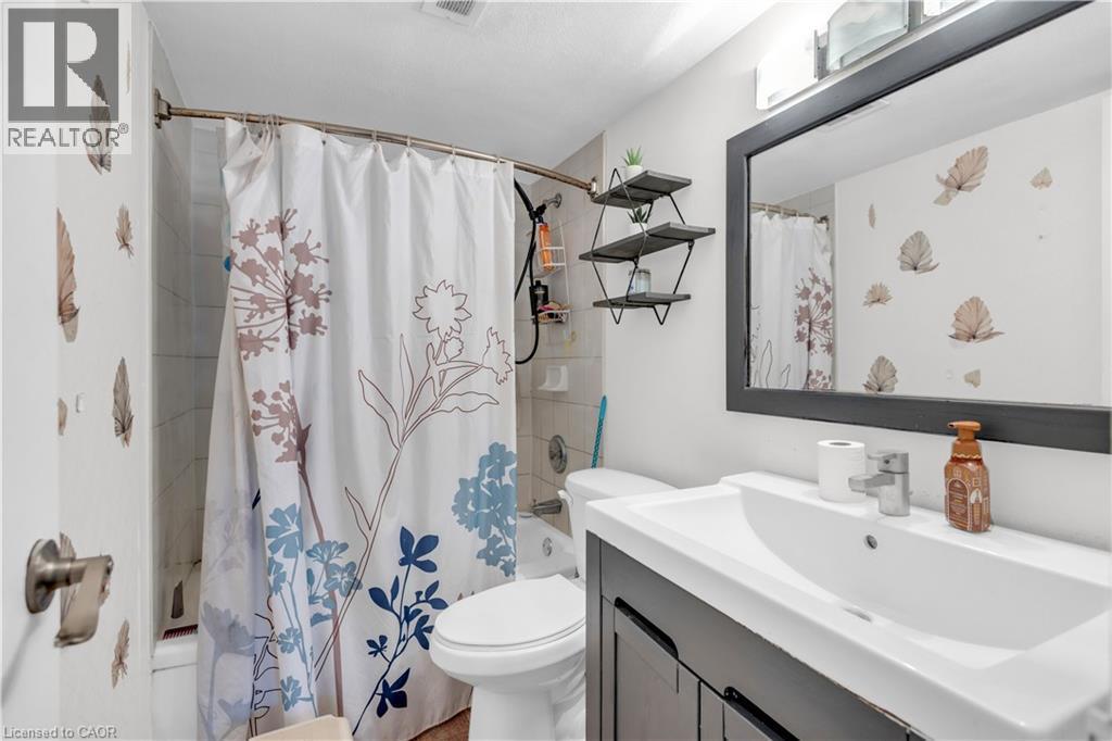 511 The West Mall Drive Unit# 1108, Toronto, ON - Indoor Photo Showing Bathroom