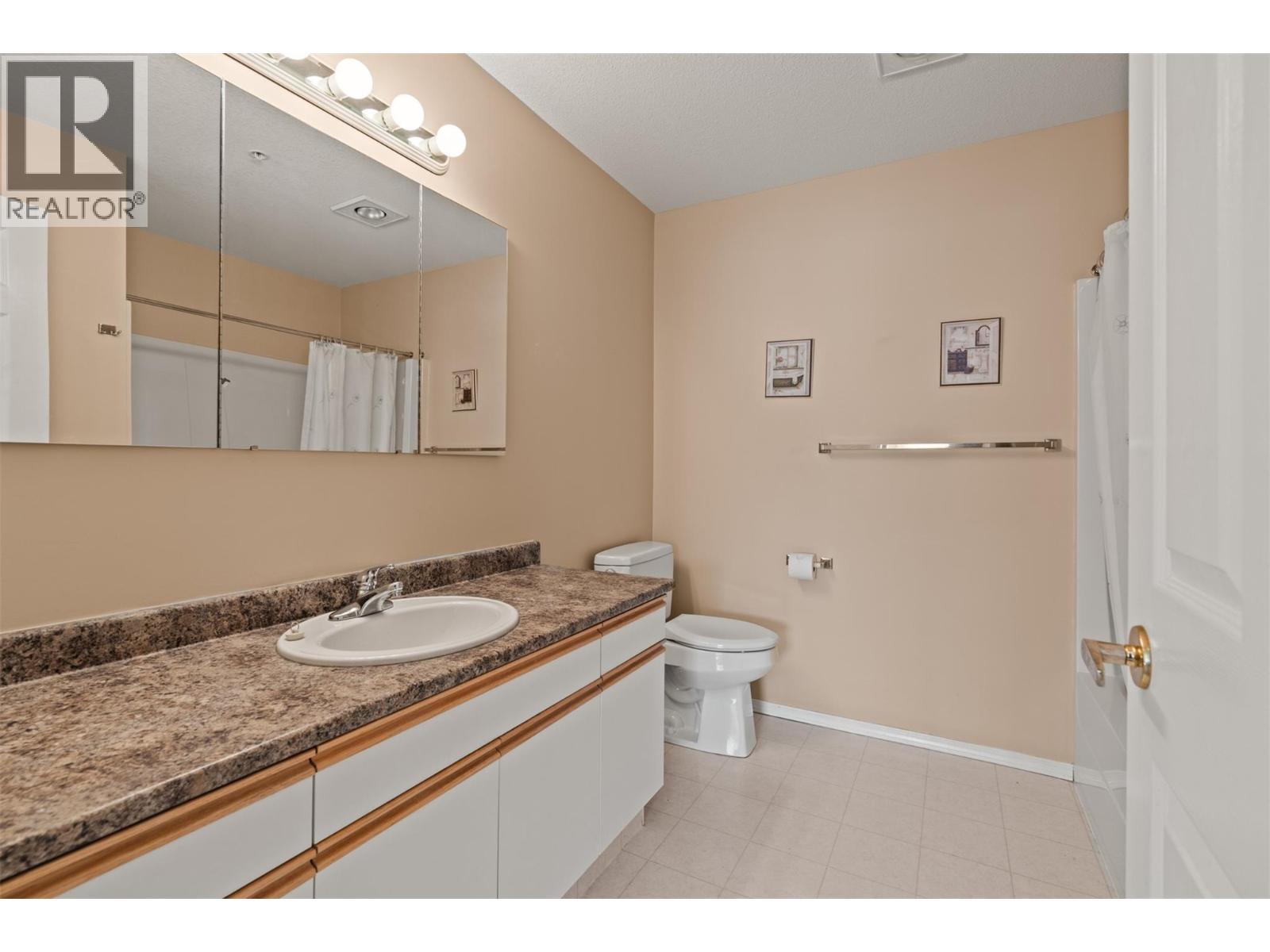 3805 30 Avenue Unit# 304, Vernon, BC - Indoor Photo Showing Bathroom