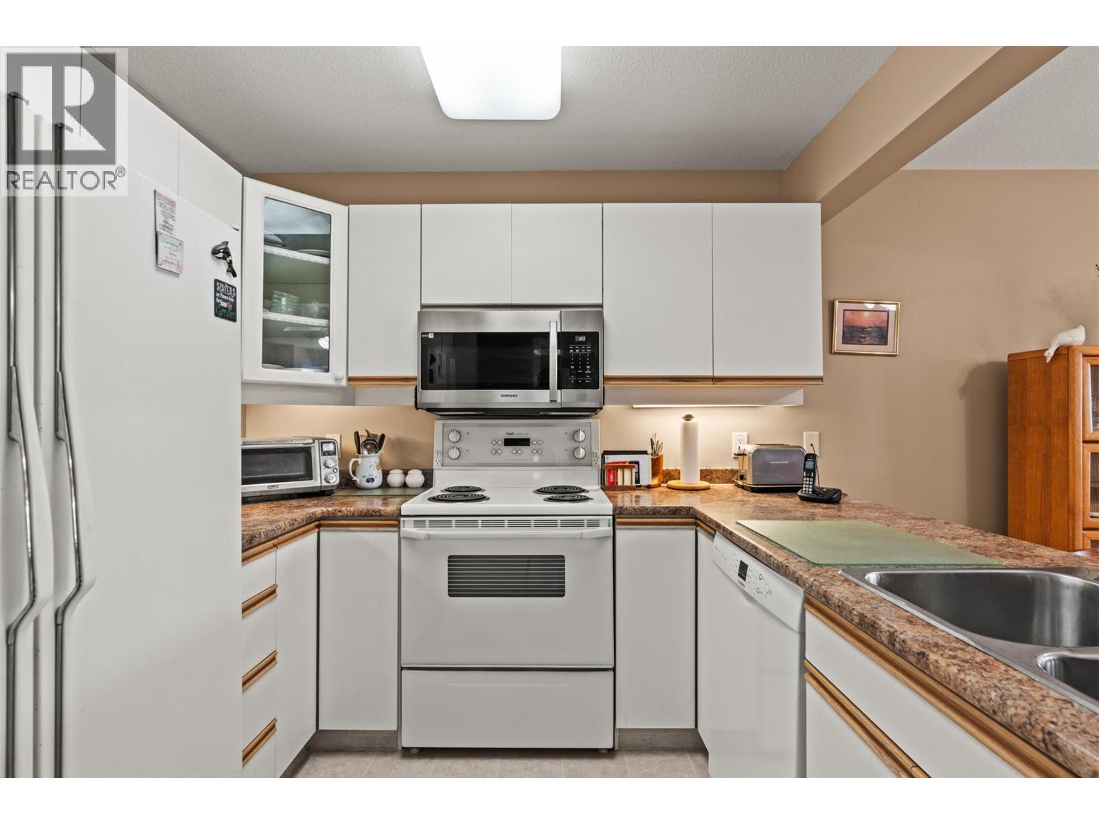 3805 30 Avenue Unit# 304, Vernon, BC - Indoor Photo Showing Kitchen