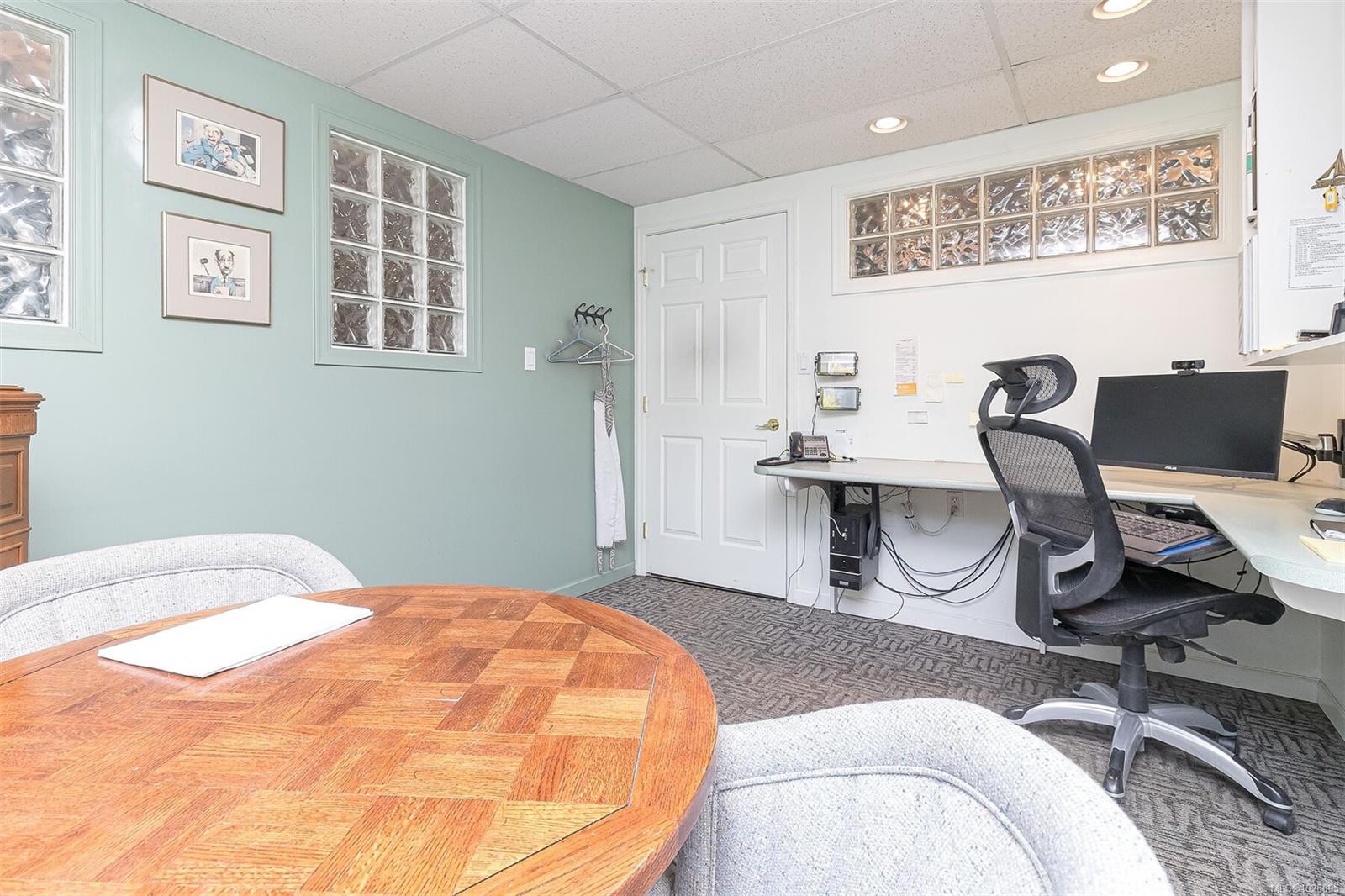 102 & 103-832 Fisgard St, Victoria, BC