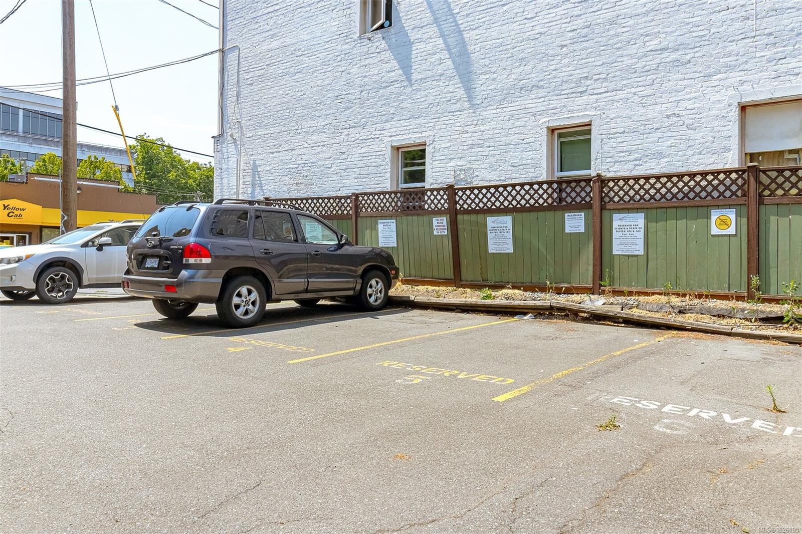 102 & 103-832 Fisgard St, Victoria, BC