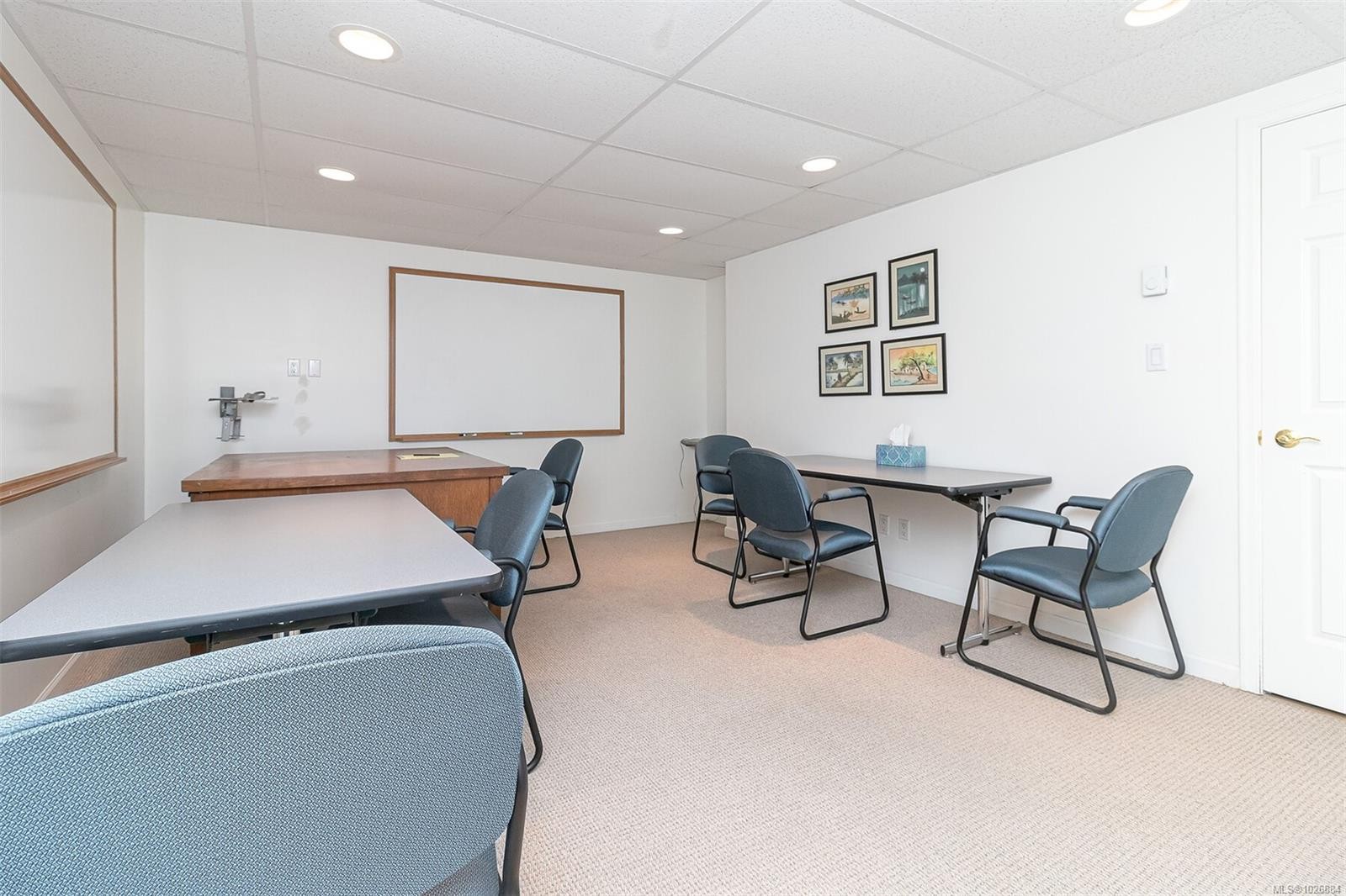 102 & 103-832 Fisgard St, Victoria, BC