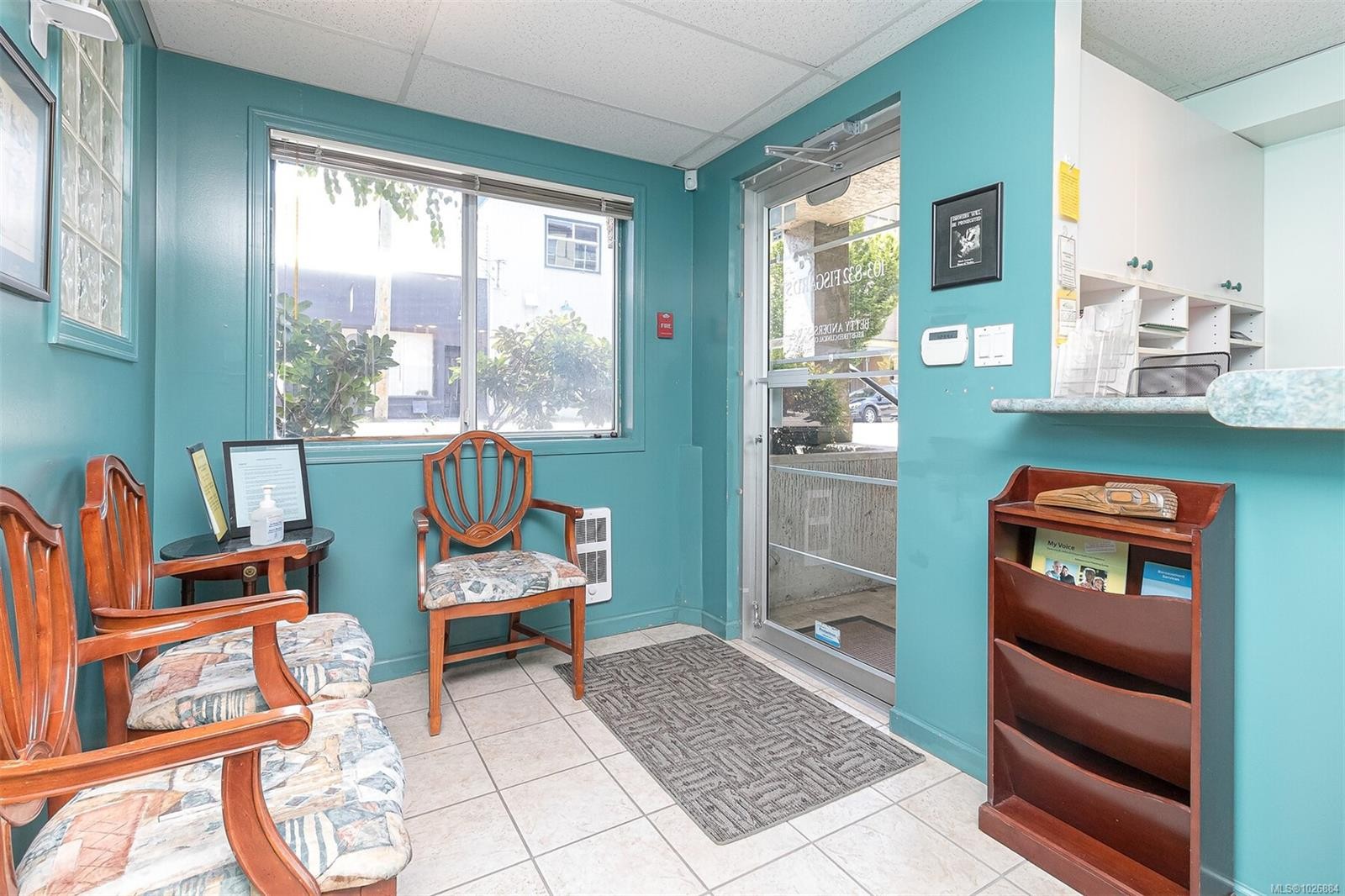 102 & 103-832 Fisgard St, Victoria, BC