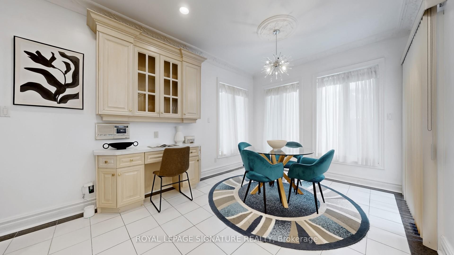 346 Elmwood Avenue, Toronto, ON - Indoor