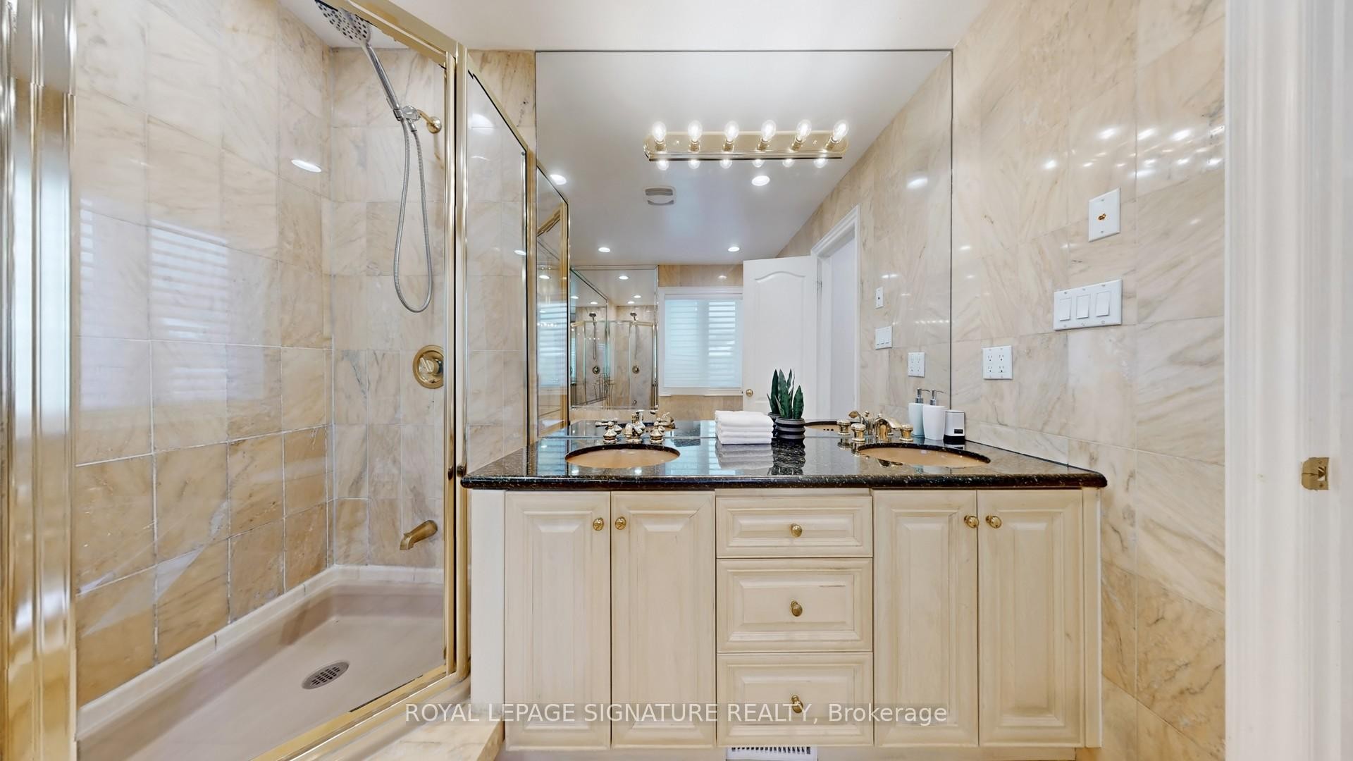 346 Elmwood Avenue, Toronto, ON - Indoor Photo Showing Bathroom