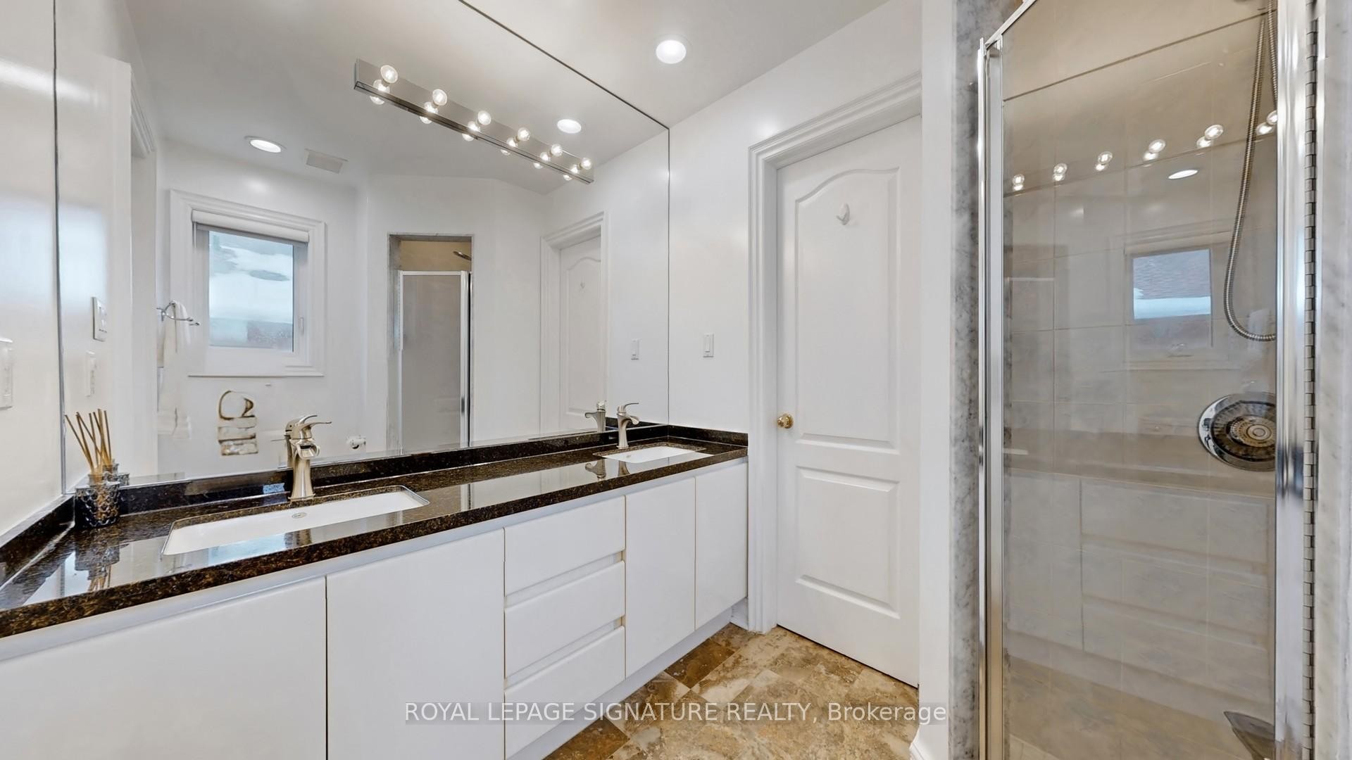 346 Elmwood Avenue, Toronto, ON - Indoor Photo Showing Bathroom