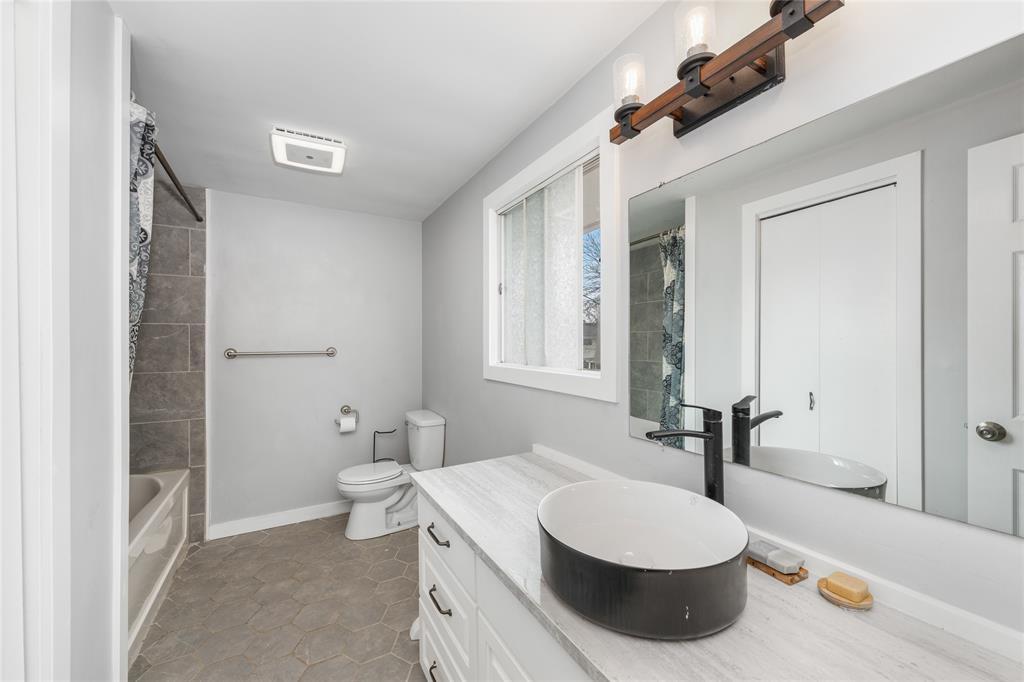 664 Roger Street, Sarnia, ON