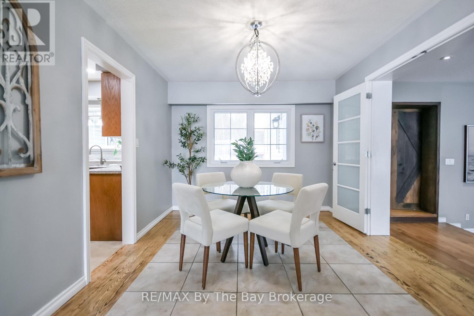 Dining Area - 111 Balm Beach Road E, Tiny, ON - Indoor Photo Showing Dining Room