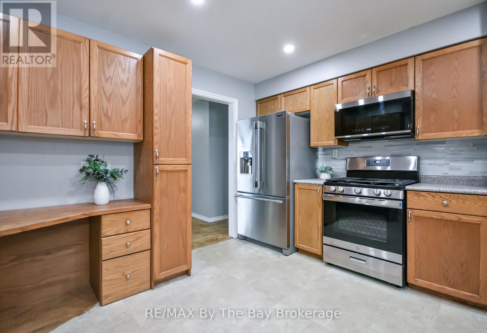 111 Balm Beach Road E, Tiny, ON - Indoor Photo Showing Kitchen