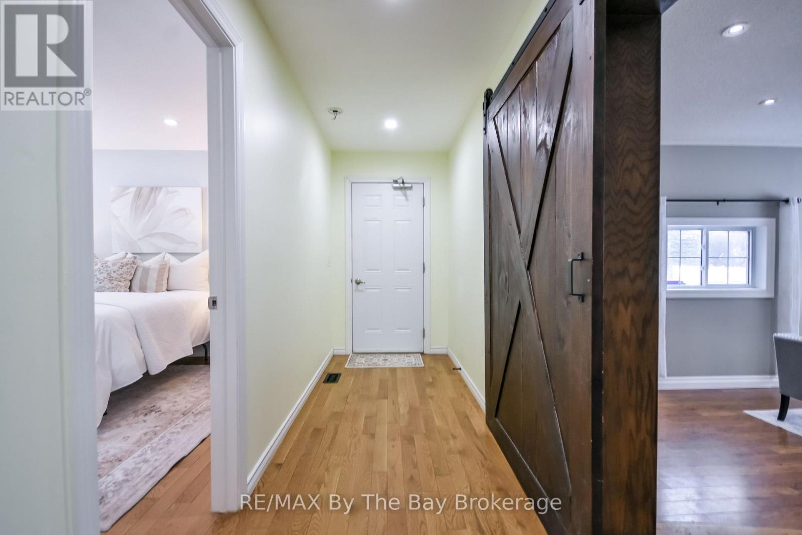 111 Balm Beach Road E, Tiny, ON - Indoor Photo Showing Other Room