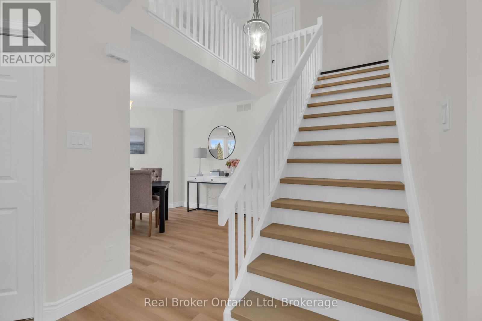 1 Balfour Court, Guelph (Kortright East), ON - Indoor Photo Showing Other Room