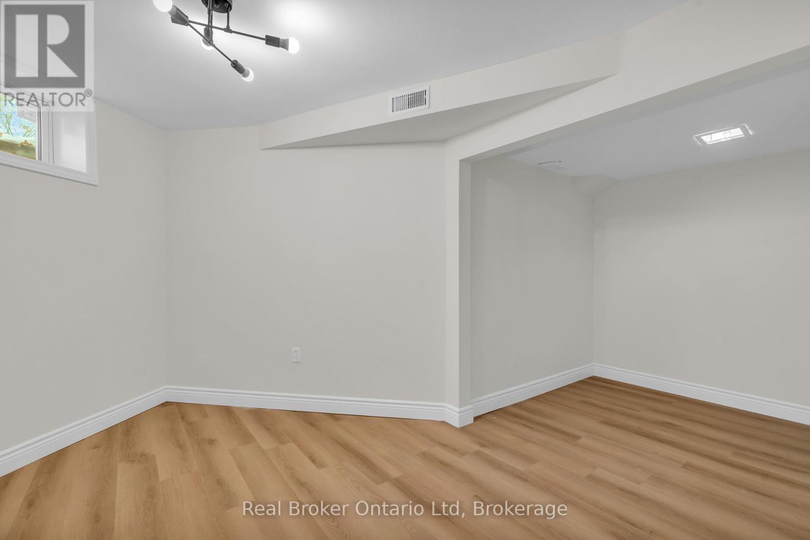 1 Balfour Court, Guelph (Kortright East), ON - Indoor Photo Showing Other Room