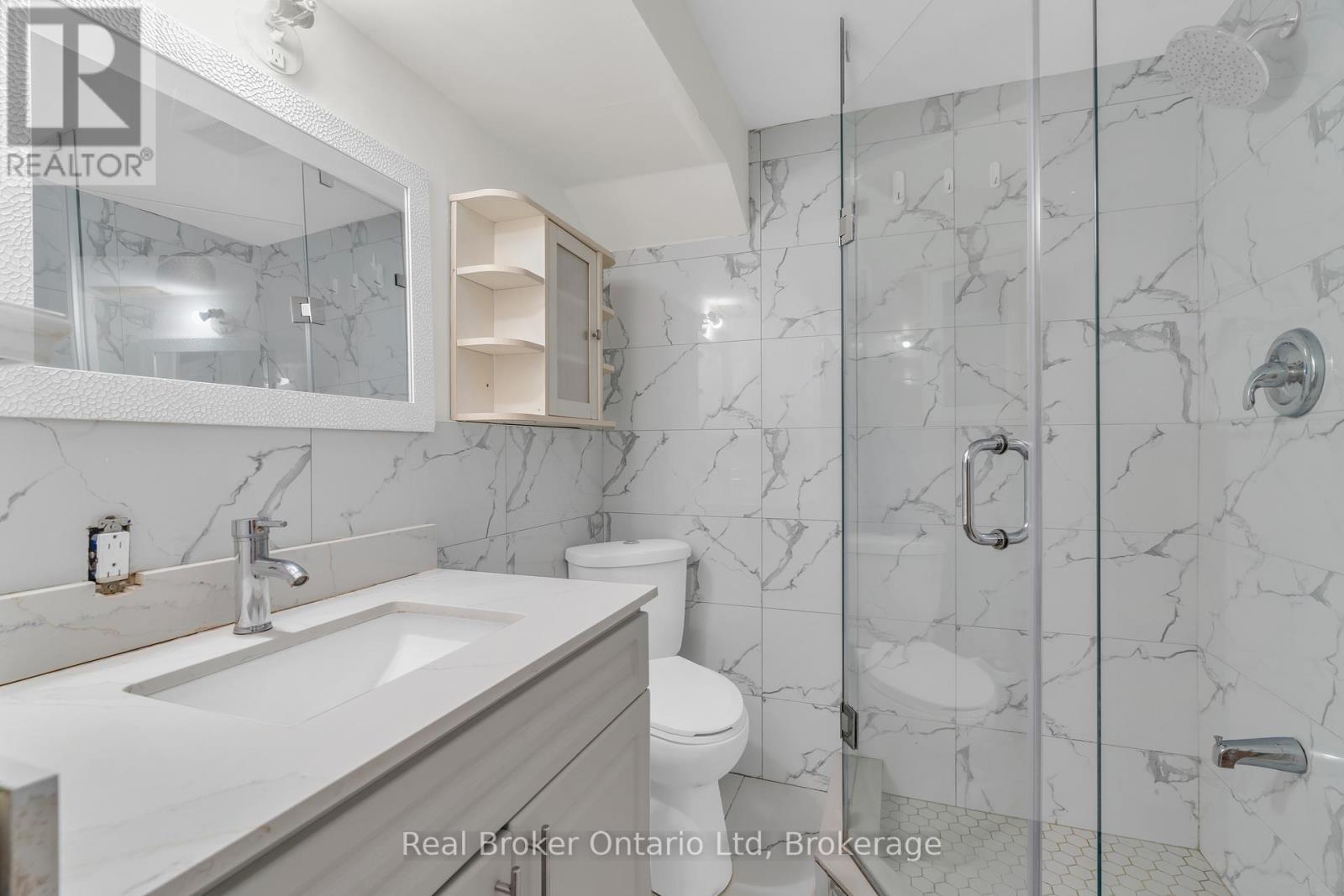 1 Balfour Court, Guelph (Kortright East), ON - Indoor Photo Showing Bathroom