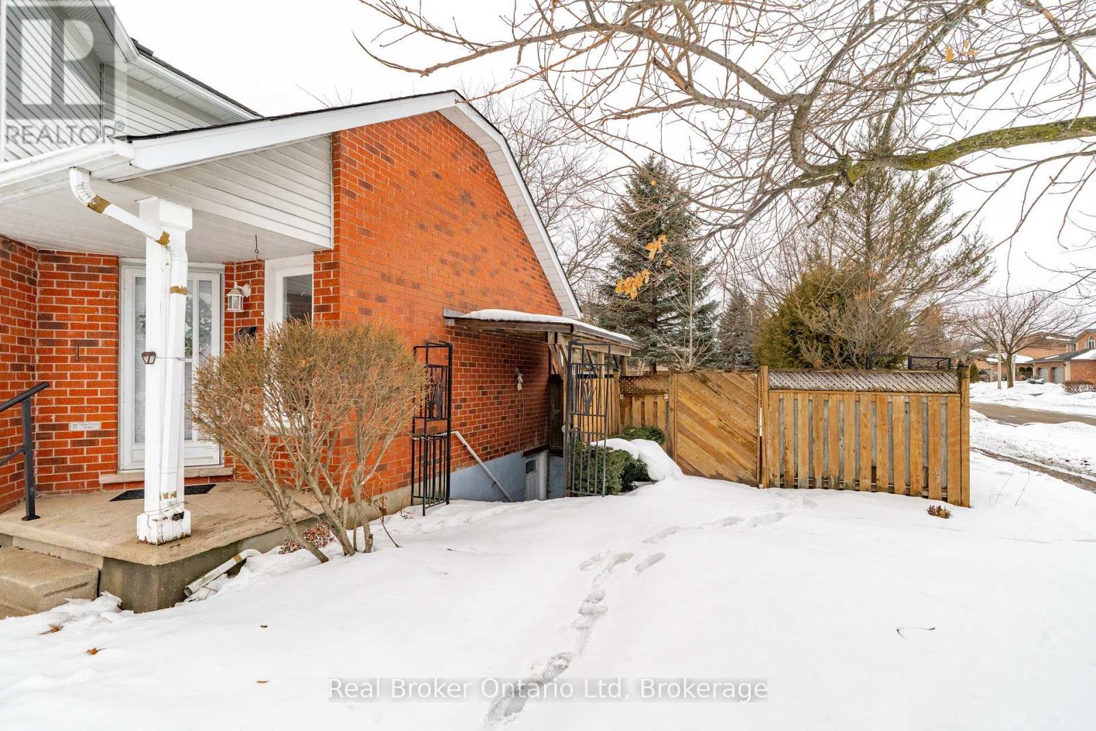 1 Balfour Court, Guelph (Kortright East), ON - Outdoor