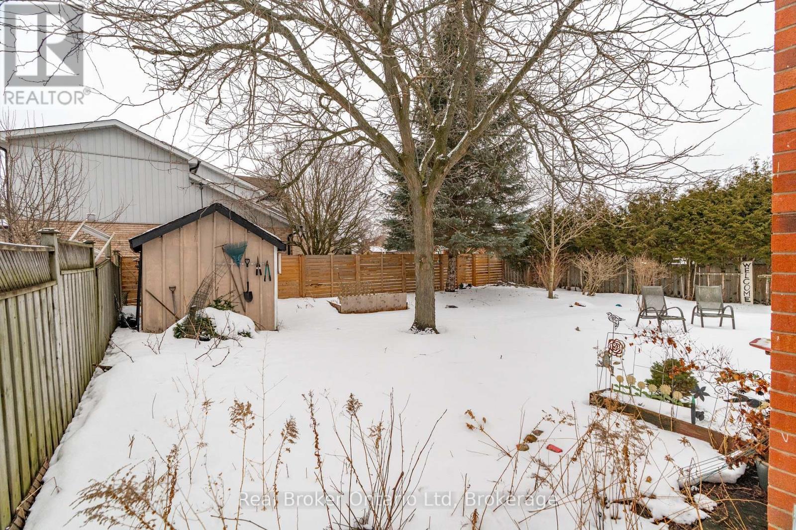 1 Balfour Court, Guelph (Kortright East), ON - Outdoor