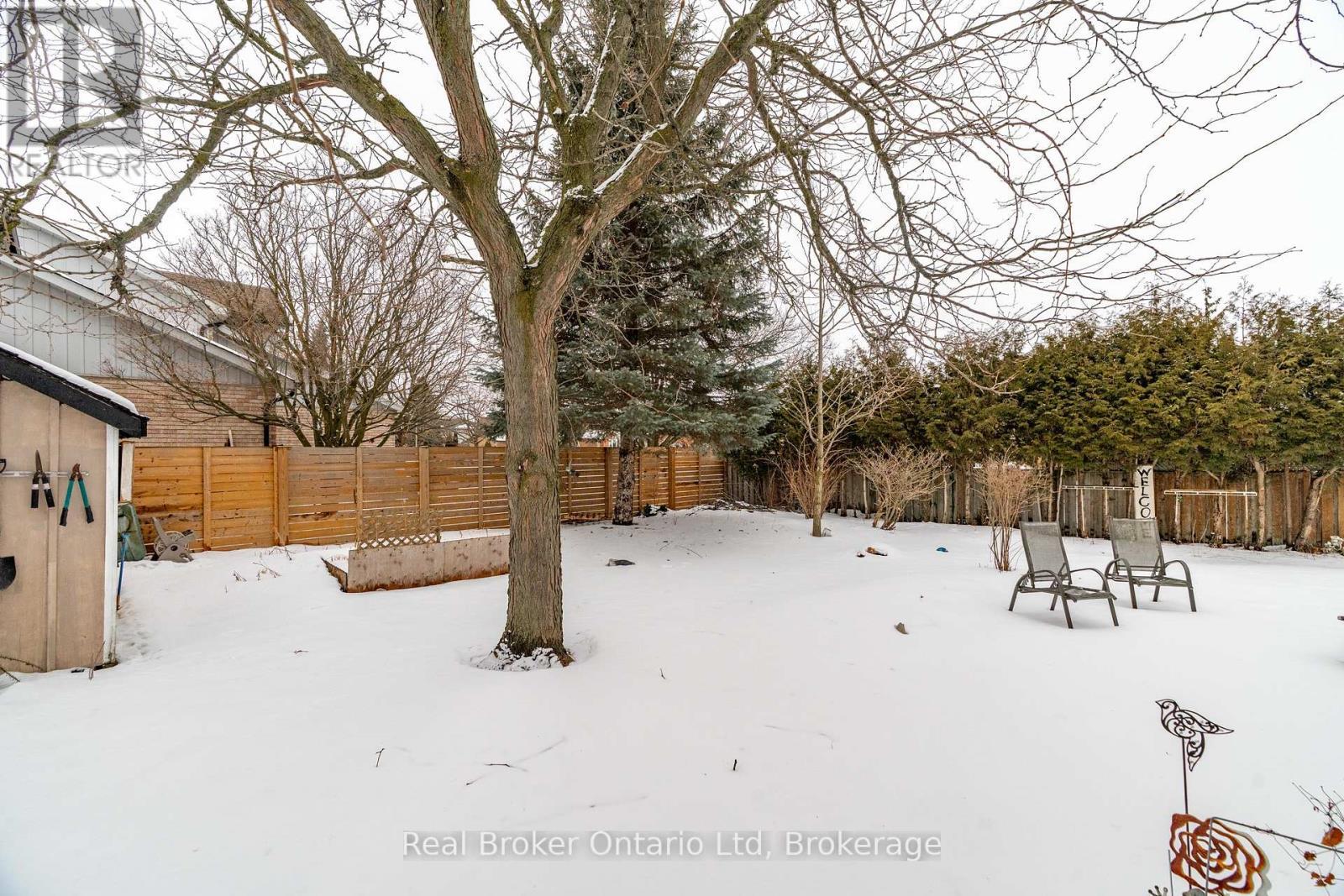1 Balfour Court, Guelph (Kortright East), ON - Outdoor