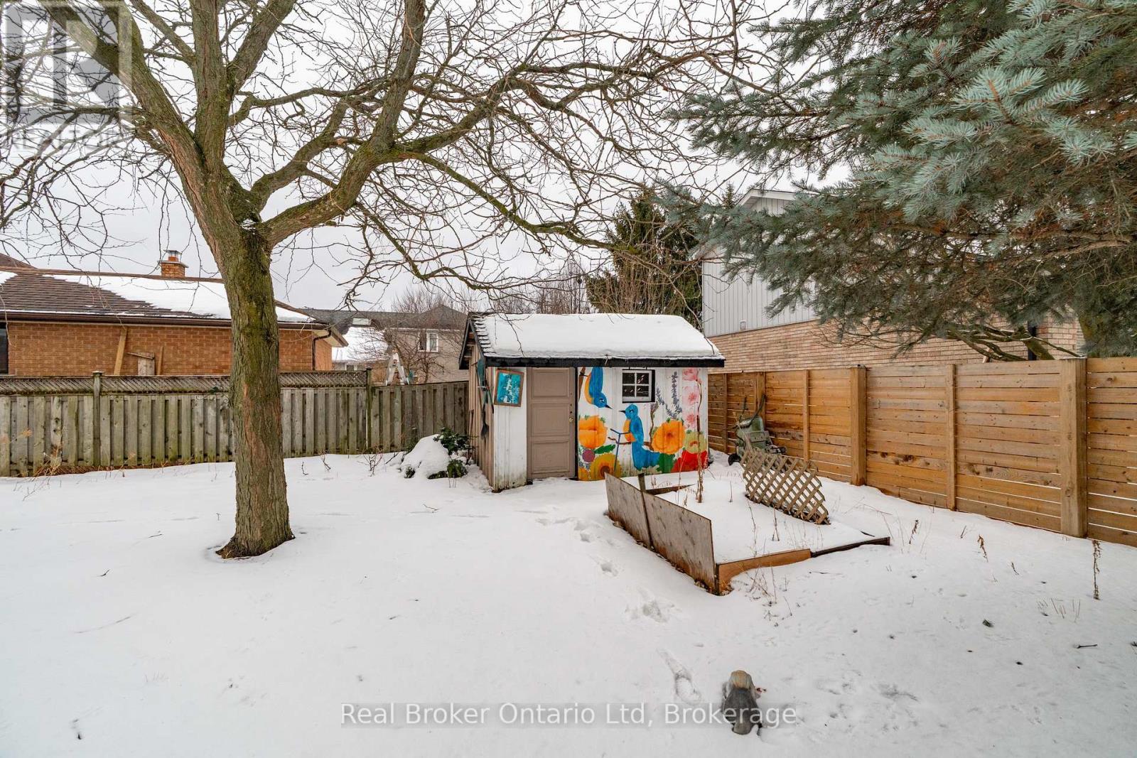 1 Balfour Court, Guelph (Kortright East), ON - Outdoor