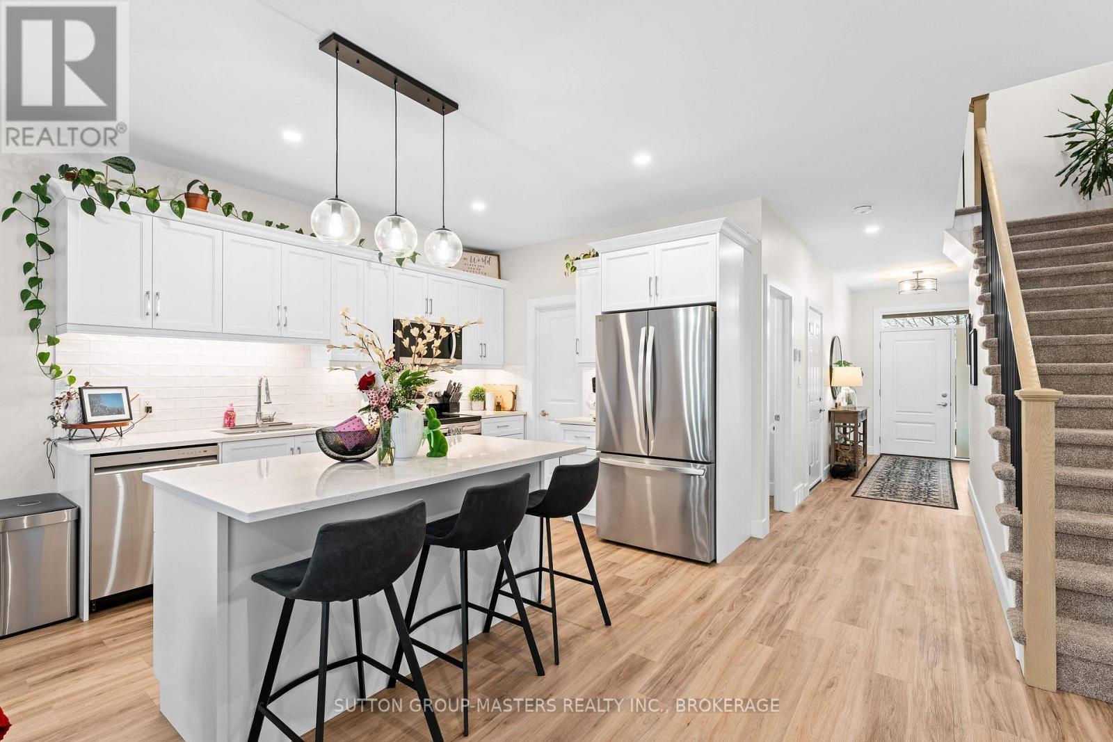 2709 Delmar Street, Kingston (City Northwest), ON - Indoor Photo Showing Kitchen With Upgraded Kitchen