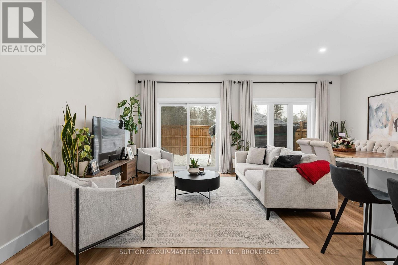 2709 Delmar Street, Kingston (City Northwest), ON - Indoor Photo Showing Living Room
