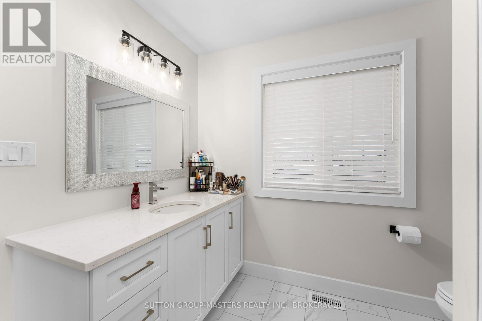 2709 Delmar Street, Kingston (City Northwest), ON - Indoor Photo Showing Bathroom