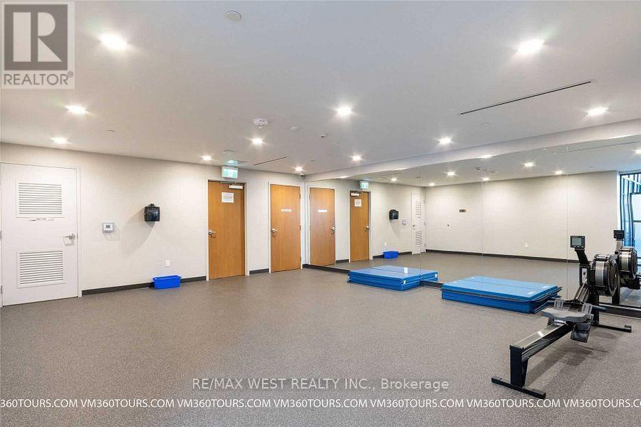 5111 - 30 Shore Breeze Drive, Toronto, ON - Indoor Photo Showing Gym Room