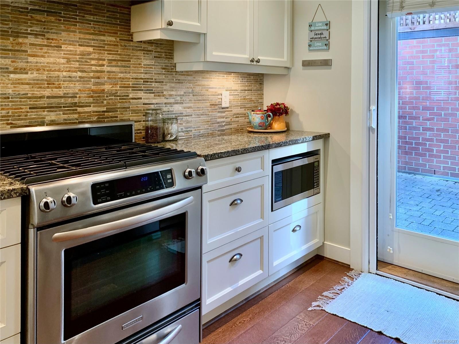 15-675 Superior St, Victoria, BC