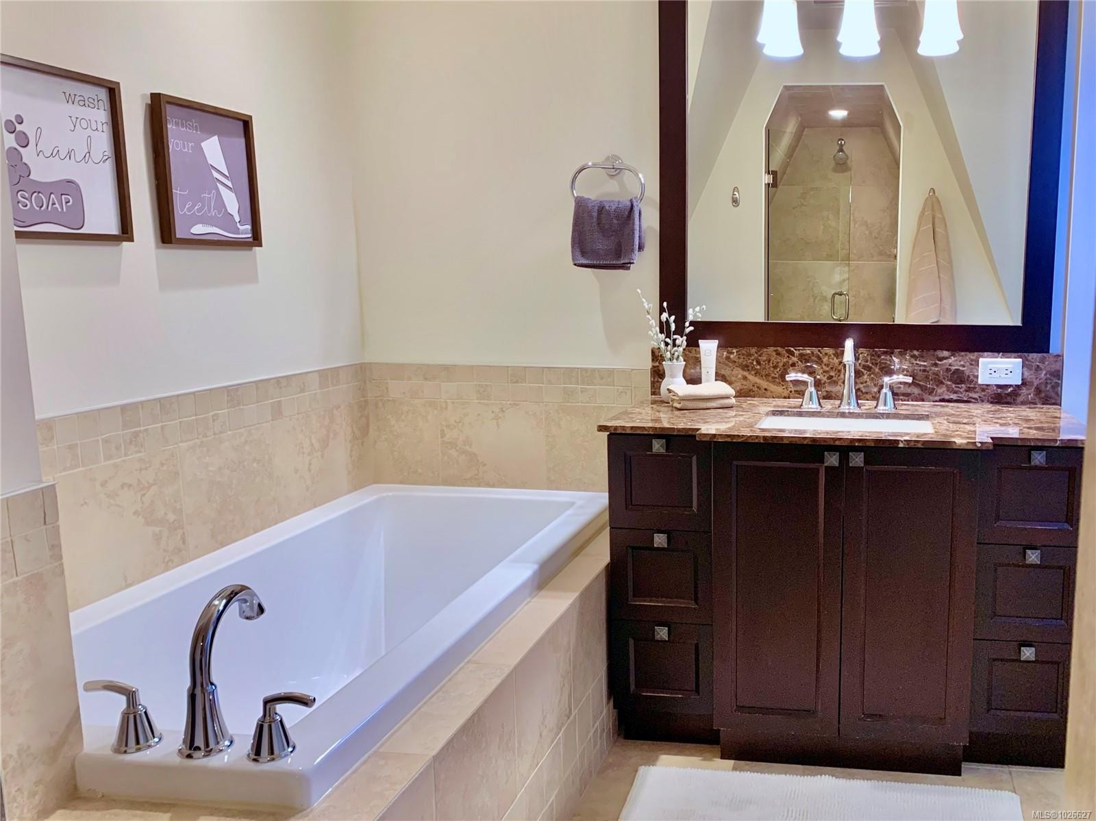 15-675 Superior St, Victoria, BC