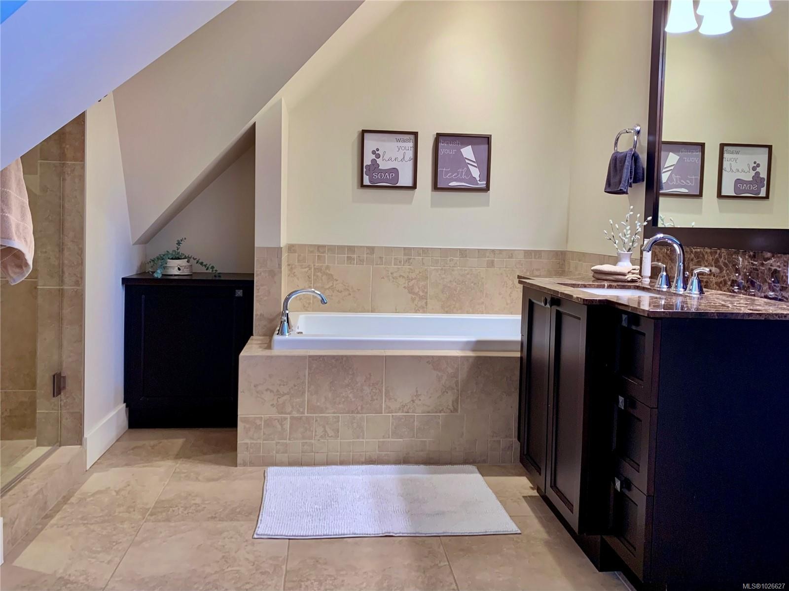 15-675 Superior St, Victoria, BC