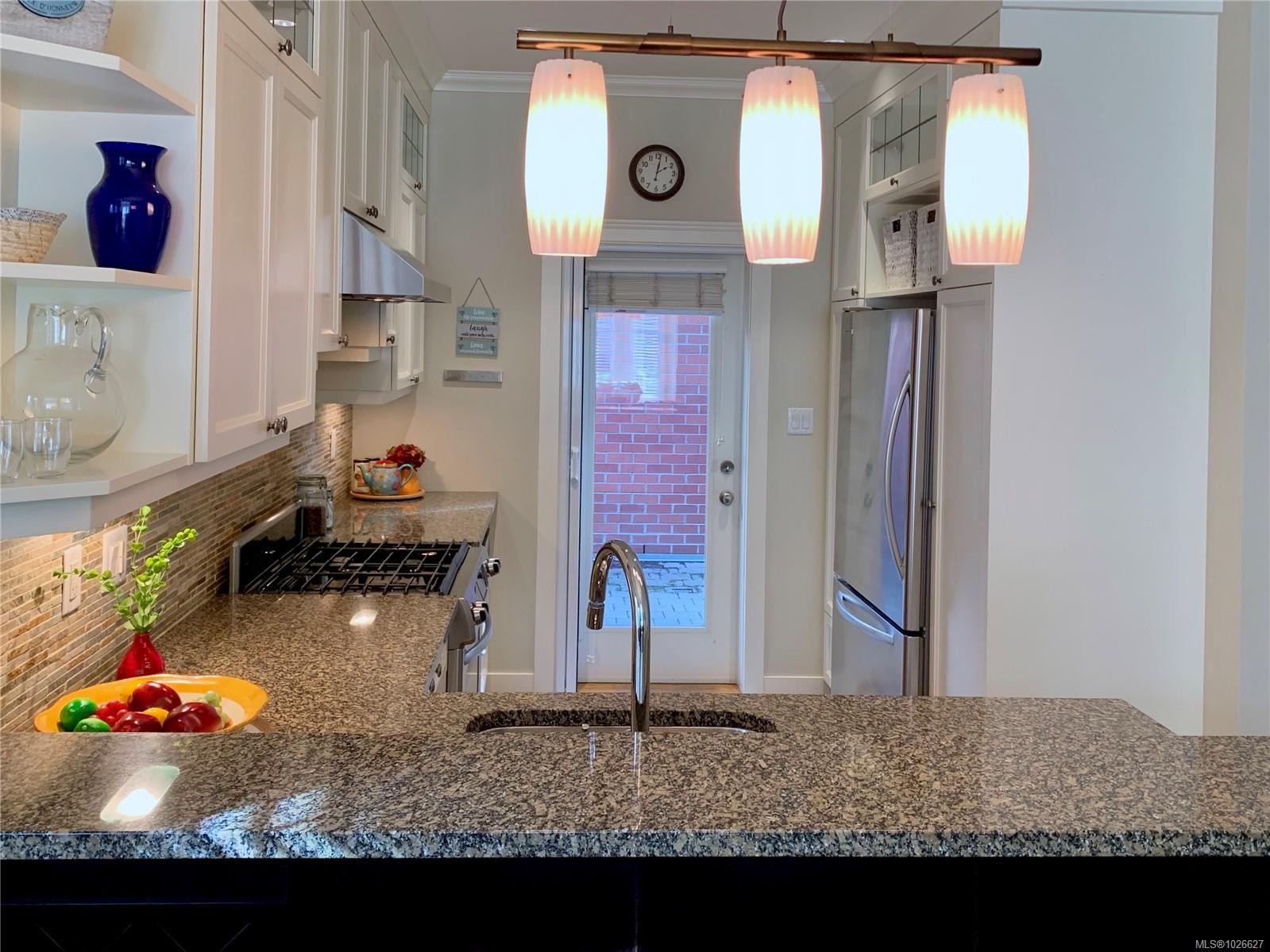 15-675 Superior St, Victoria, BC