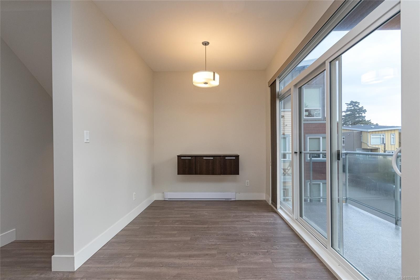 14-235 Island Hwy, View Royal, BC