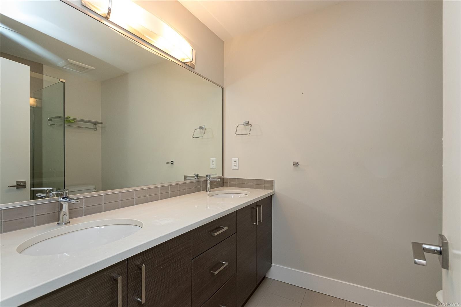 14-235 Island Hwy, View Royal, BC