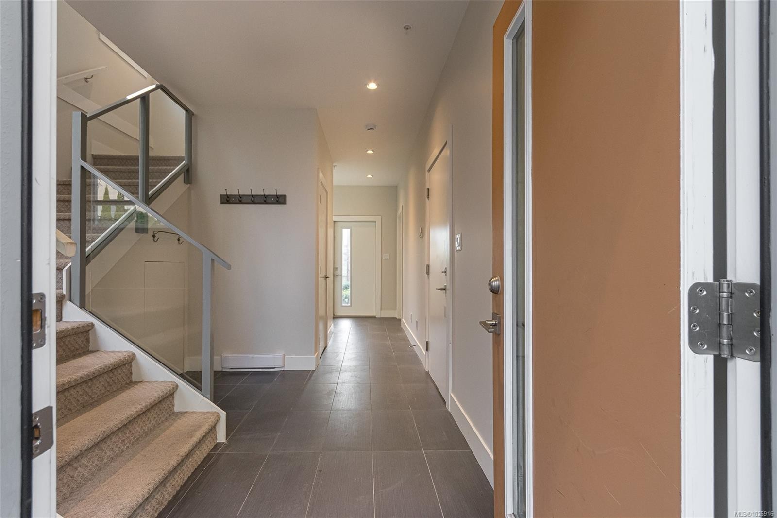 14-235 Island Hwy, View Royal, BC