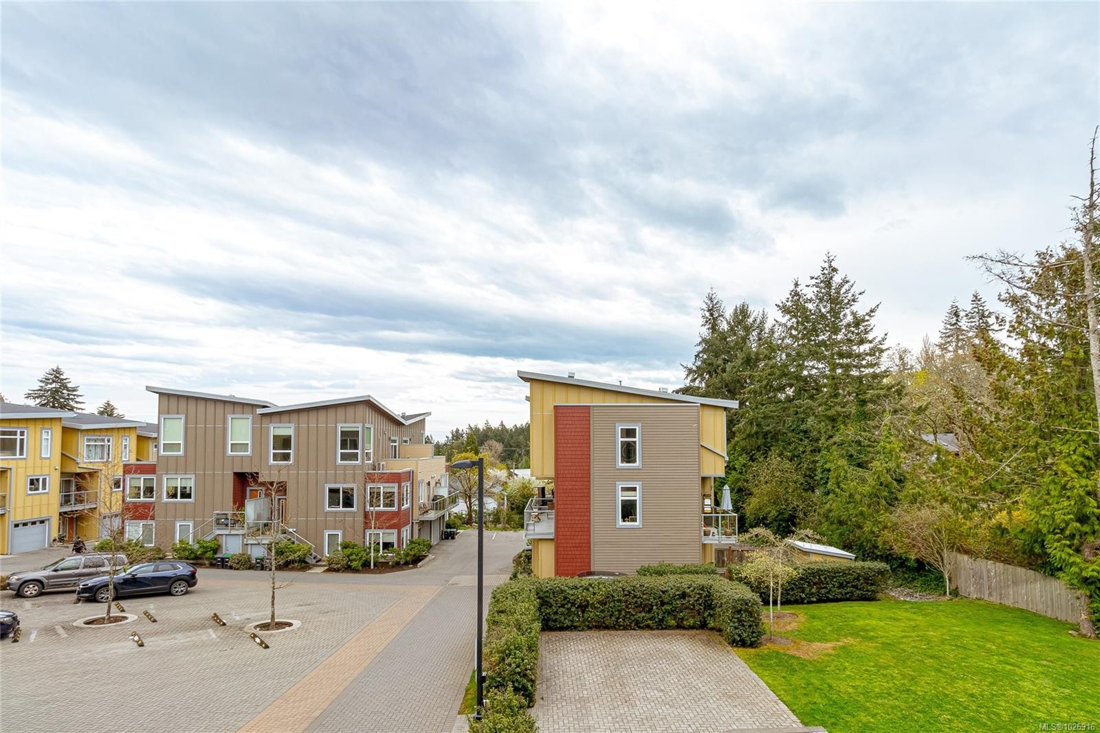 14-235 Island Hwy, View Royal, BC