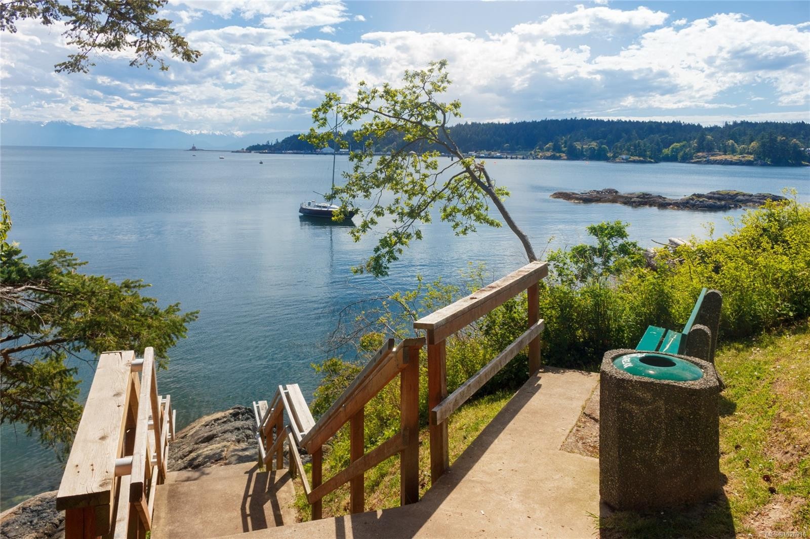 14-235 Island Hwy, View Royal, BC