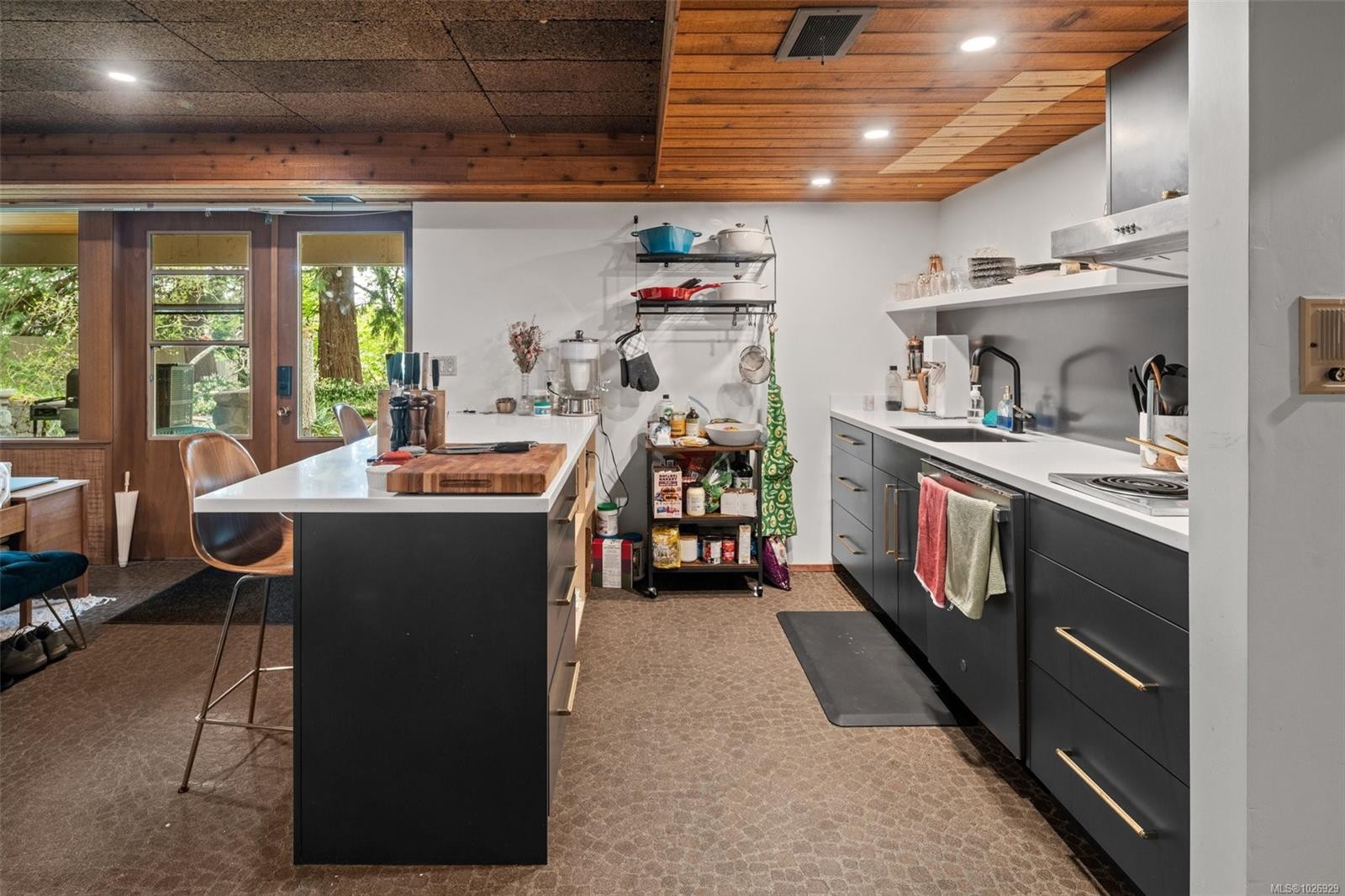 6110 Grieve Rd, Duncan, BC