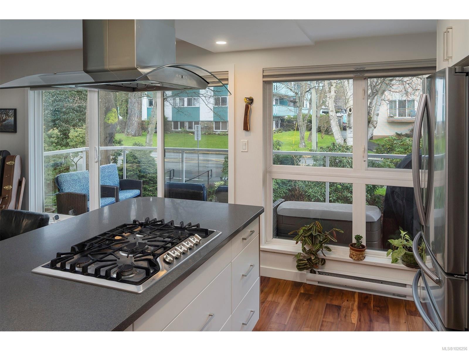 202-1501 Richmond Rd, Victoria, BC - Indoor Photo Showing Other Room