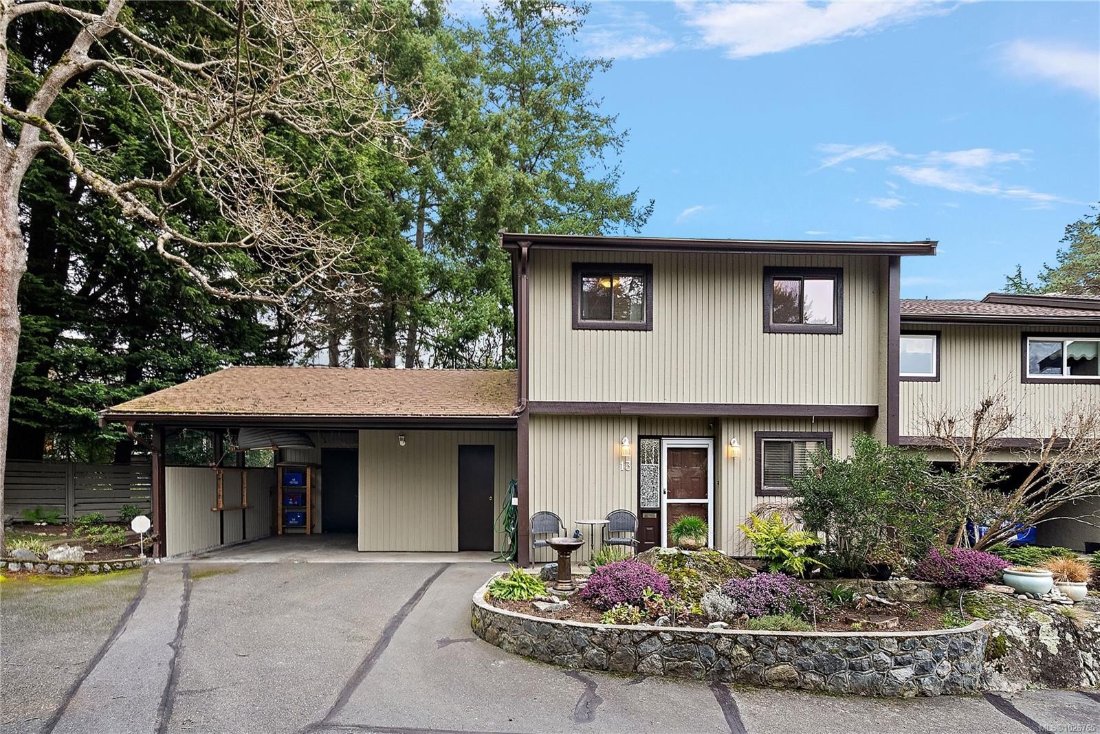 13-897 Admirals Rd, Esquimalt, BC