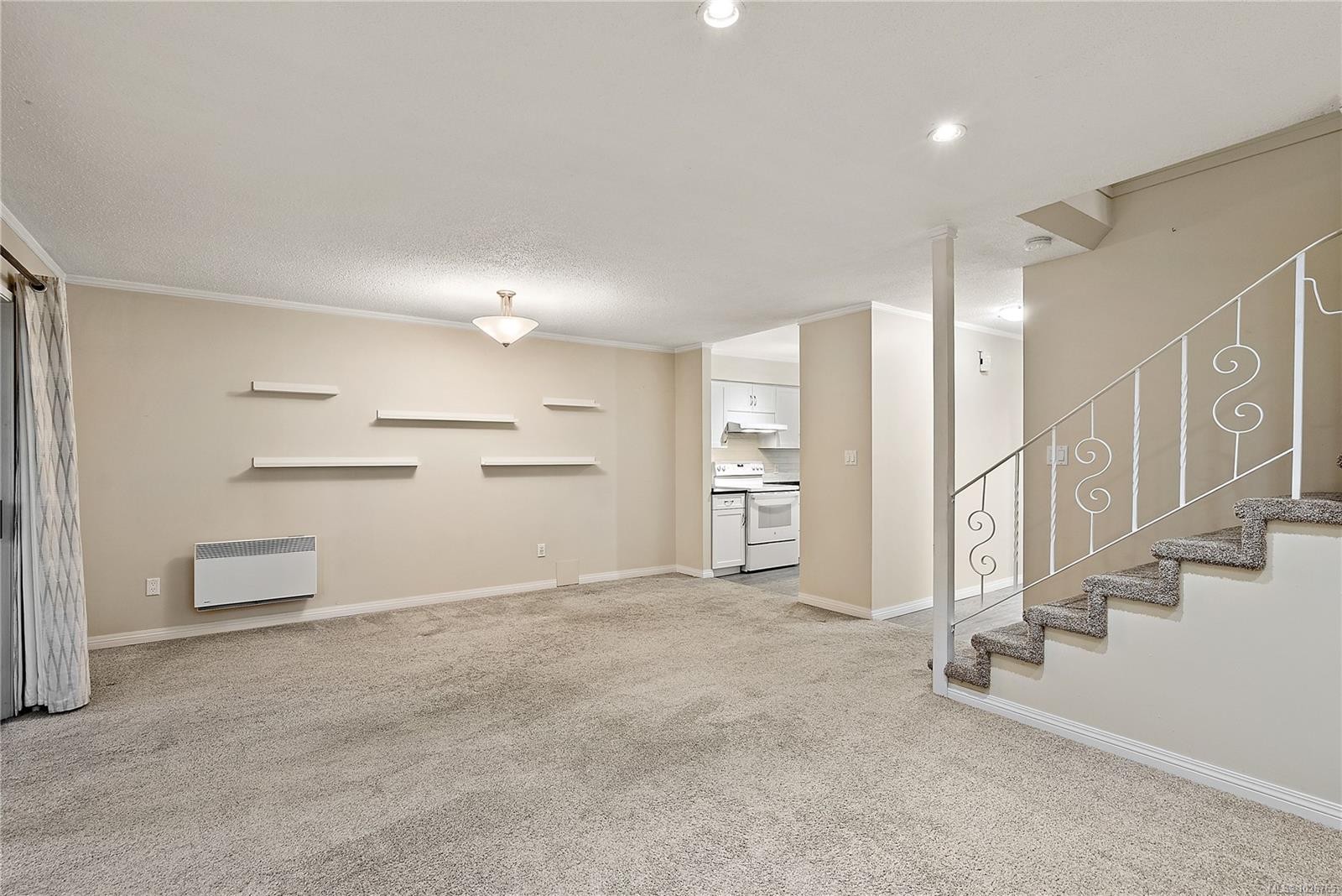 13-897 Admirals Rd, Esquimalt, BC