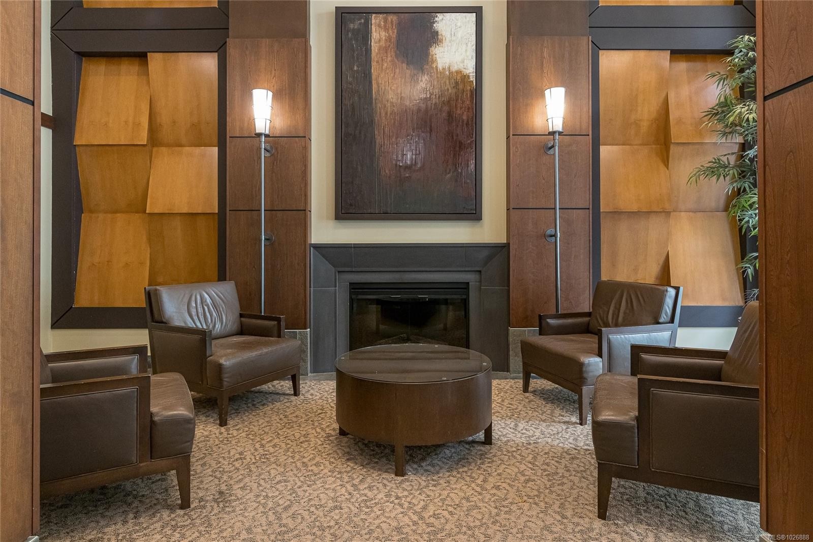 1006-751 Fairfield Rd, Victoria, BC - Indoor Photo Showing Other Room With Fireplace