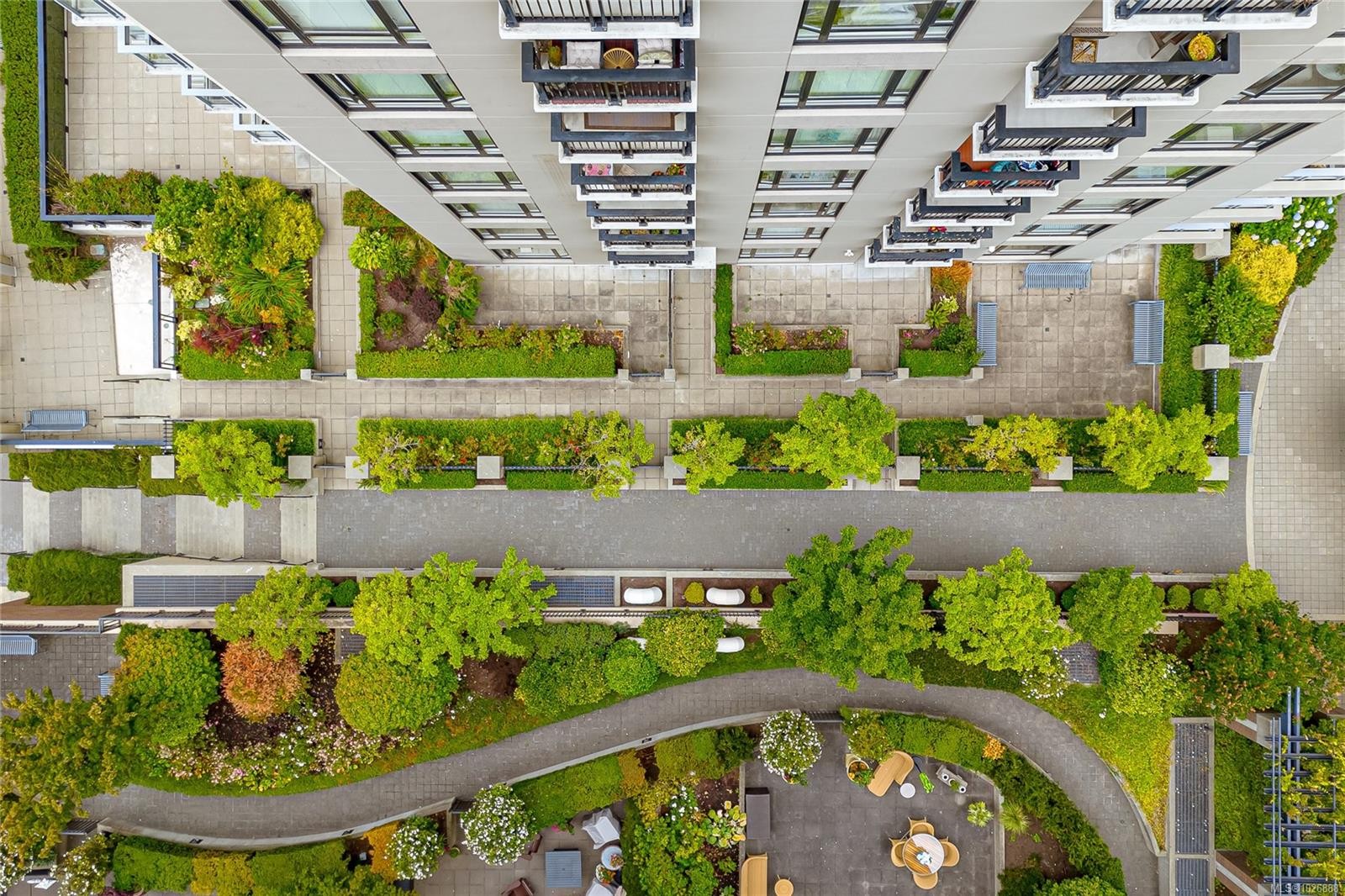 1006-751 Fairfield Rd, Victoria, BC -