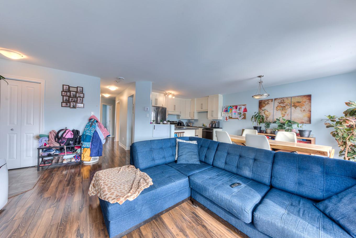 Living room - 105 Rue Roland-Chagnon, Saint-Basile-Le-Grand, QC - Indoor Photo Showing Living Room