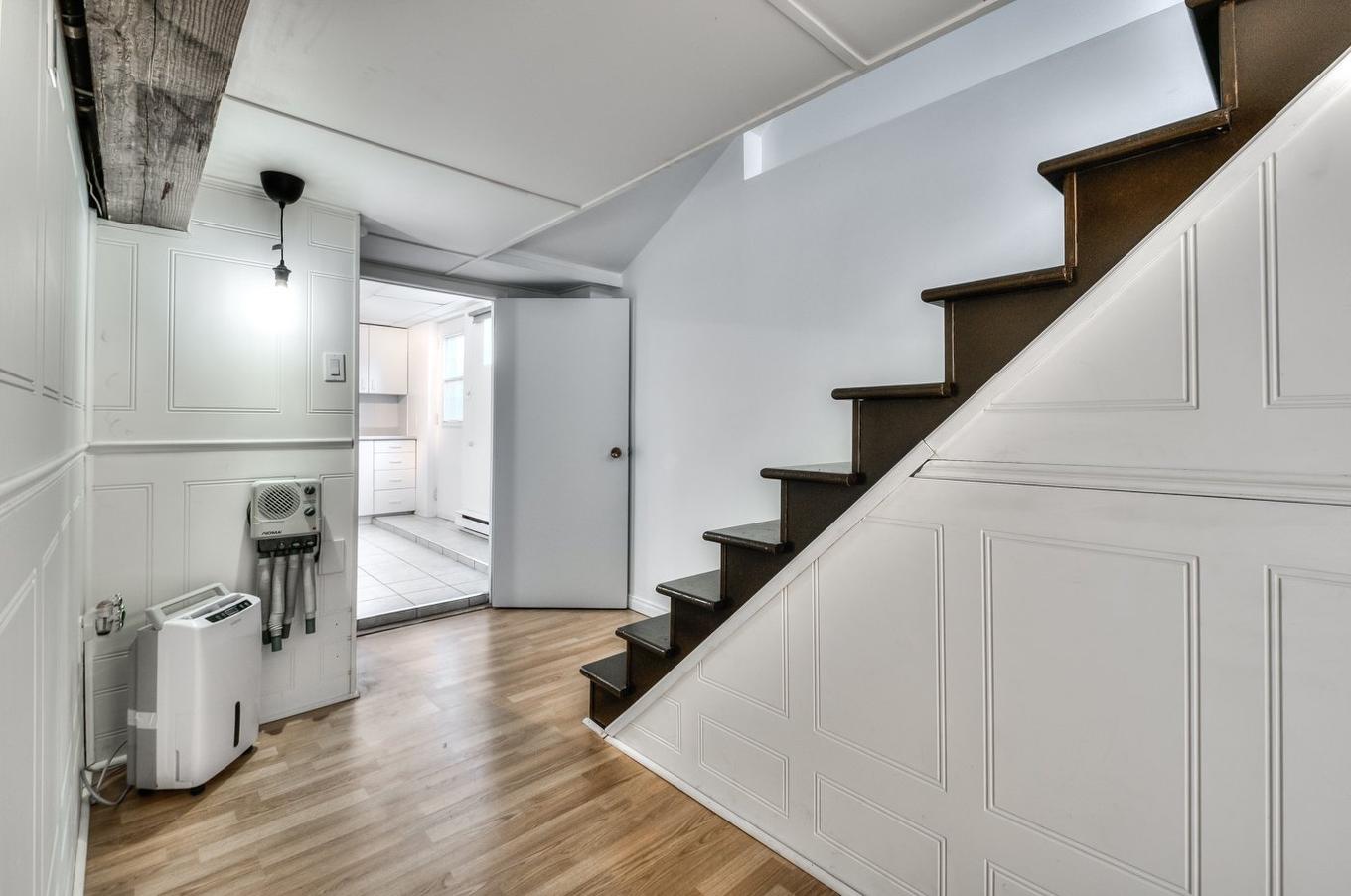 Escalier - 306 Rue De Normandie, Sainte-Julie, QC - Indoor Photo Showing Other Room