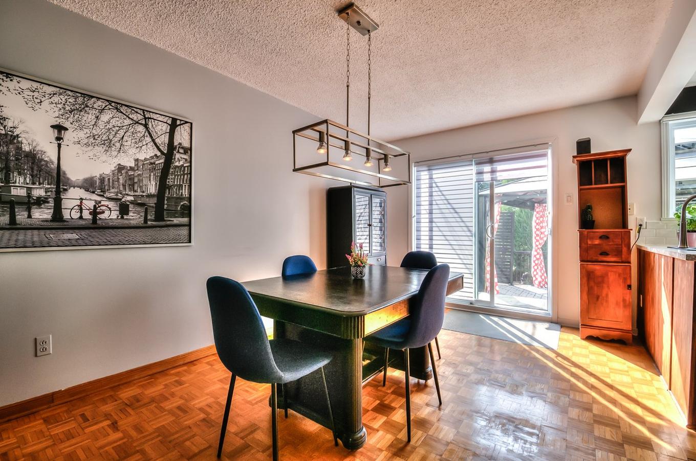 Salle à manger - 306 Rue De Normandie, Sainte-Julie, QC - Indoor Photo Showing Dining Room