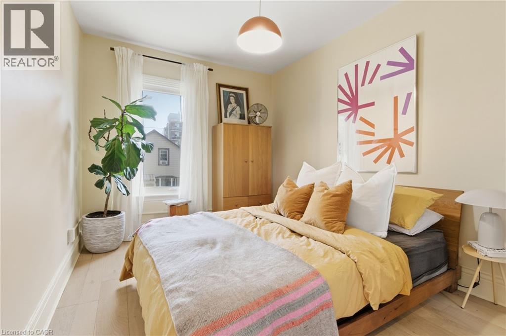 48 Liberty Street, Hamilton, ON - Indoor Photo Showing Bedroom