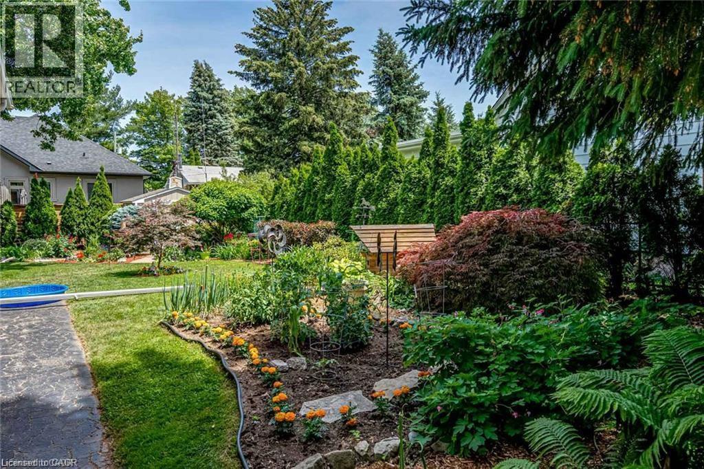 59 Oakley Court, Ancaster, ON - Outdoor