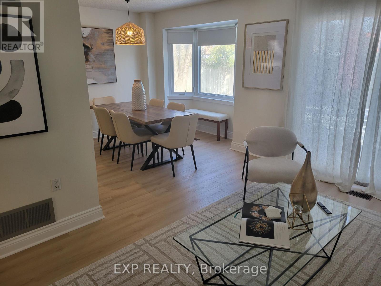 1104 Sawgrass Crescent, Mississauga, ON - Indoor Photo Showing Dining Room
