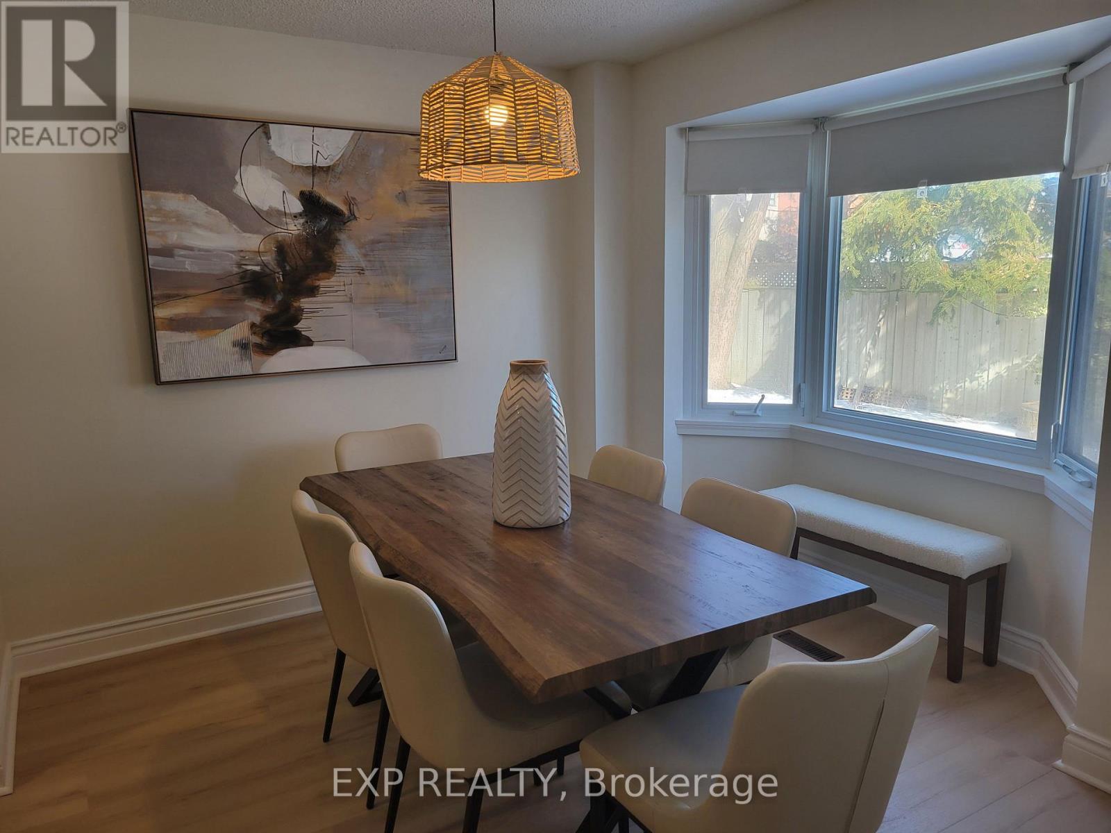 1104 Sawgrass Crescent, Mississauga, ON - Indoor Photo Showing Dining Room