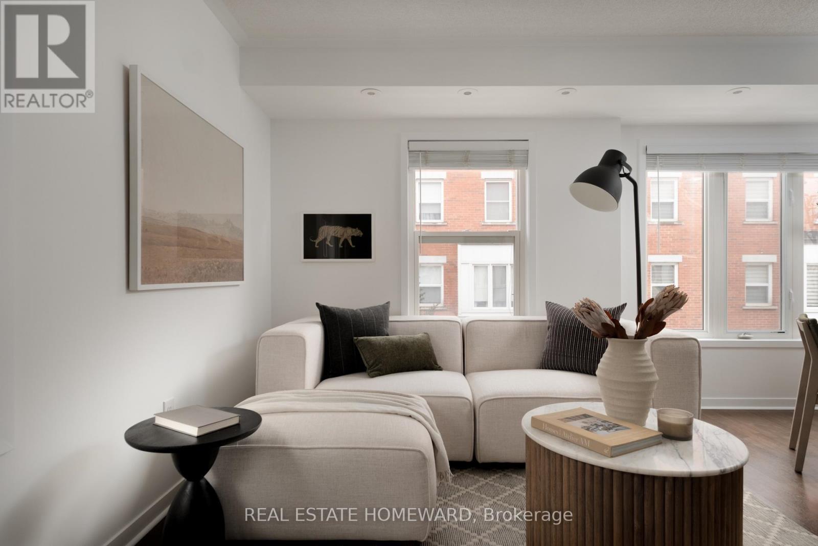 1 - 82 Munro Street, Toronto, ON - Indoor Photo Showing Living Room