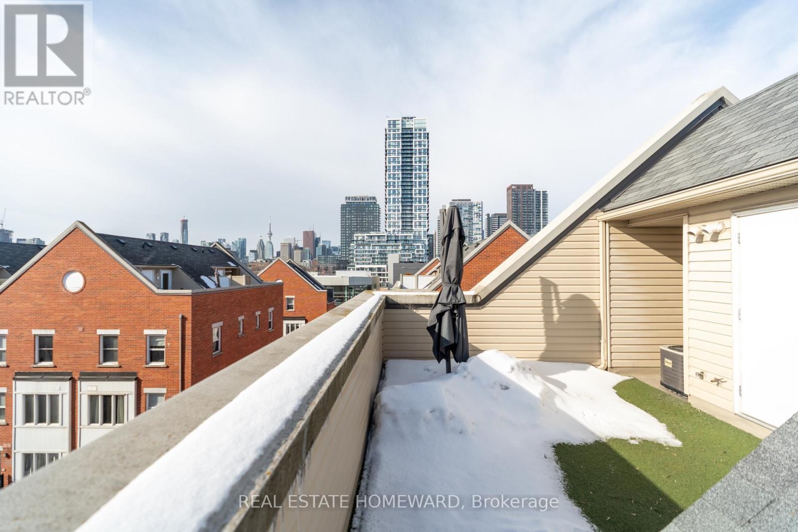 1 - 82 Munro Street, Toronto, ON - Outdoor